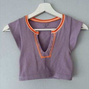 URBAN OUTFITTERS CROP BABY TEE